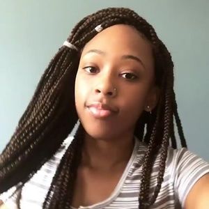 Meet your Posher, Zoe